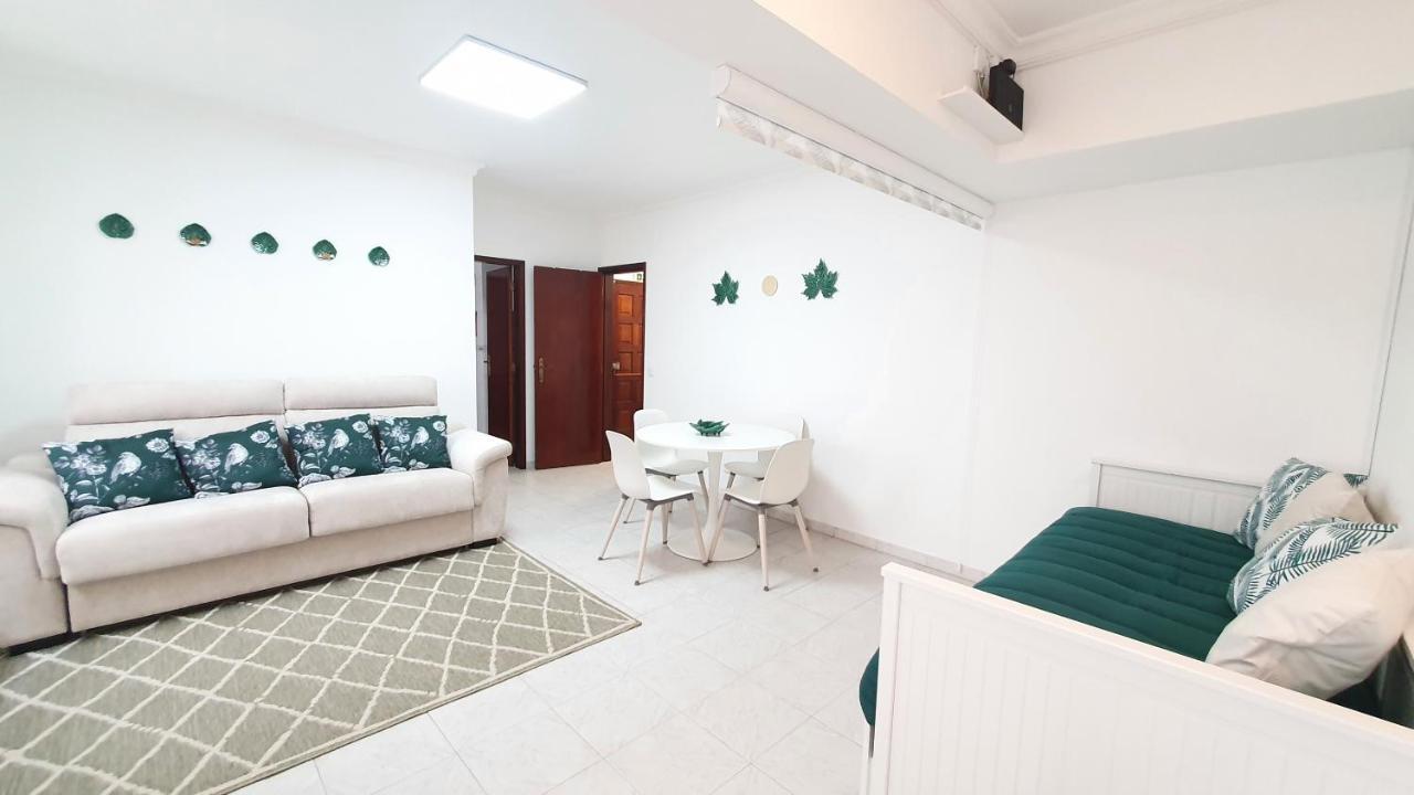 Caldas Da Rainha'S Green & White Exterior foto